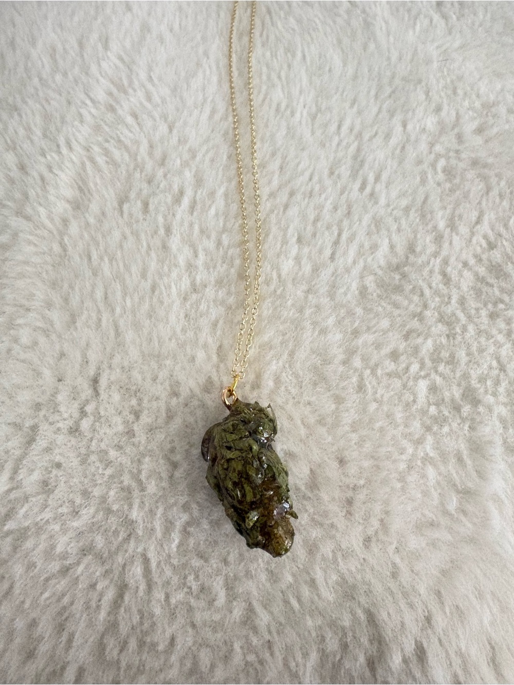 Green Raw Crystal Pendant Necklace - Women's Jewelry